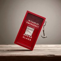 In Case Of Emergency Break Glass" - Notfall Bruchglas Box Mit Mini-Hammer & Tütchen-Attrappe In Case Of Emergency Break Glass" - Notfall Bruchglas Box Mit Mini-Hammer & Tütchen-Attrappe von VelvetLineDE