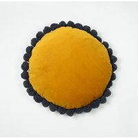 Rundes Samtkissen/Senfkissen Pom Kissen Senf - Und Graukissen von VelvetandLinenHome