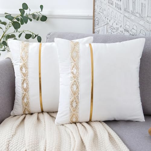 Velvhom 2er Set Samt Kissenbezug 45x45cm Outdoor Kissen Patchwork Luxuriöser Kissenbezüge Moderne Gold Ledernähten Weiss Dekokissen Kissenhülle für Sofa Drinnen oder Draußen von Velvhom