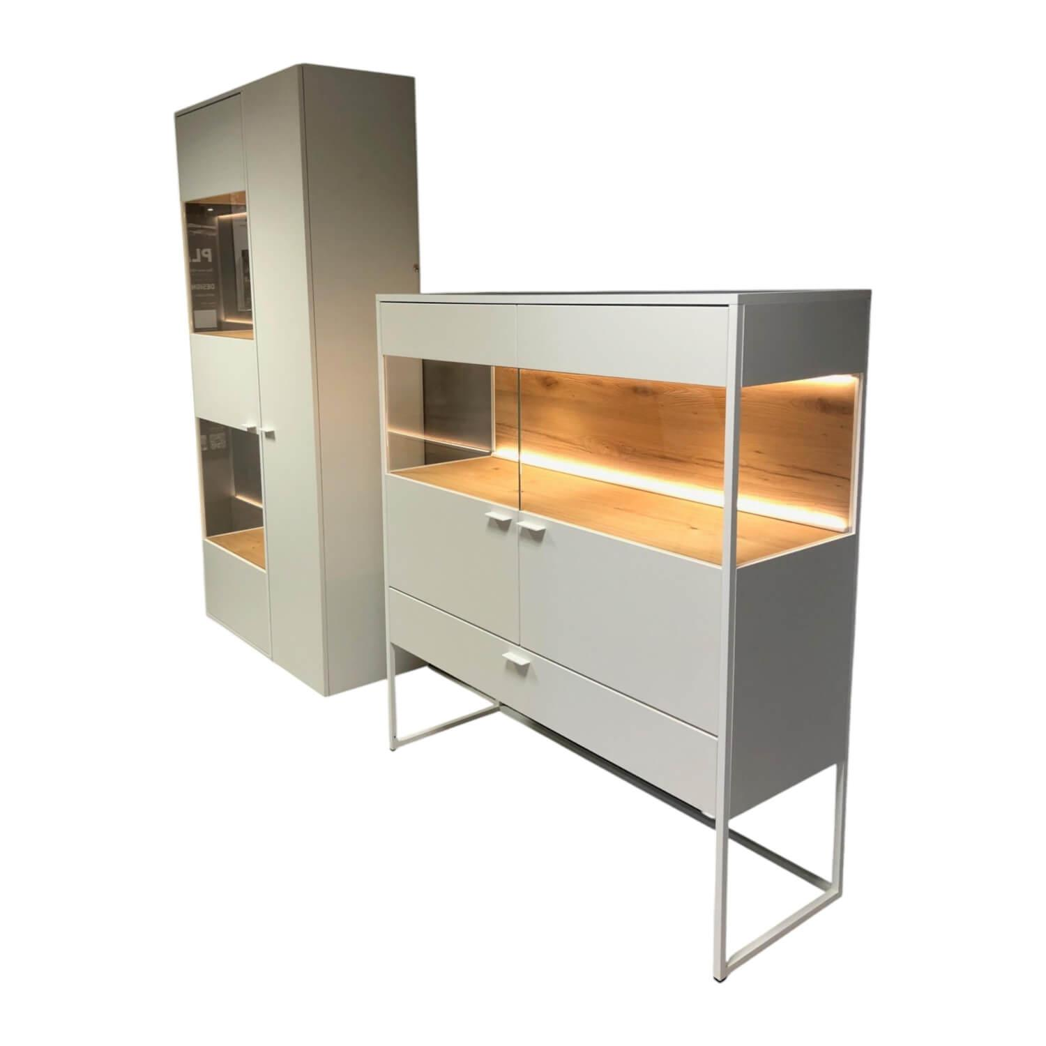 Highboard Plan X6 Lack Kristallweiß Wildeiche Hell Soft Gebürstet Geölt mit Vitr... Highboard Plan X6 Lack Kristallweiß Wildeiche Hell Soft Gebürstet Geölt mit Vitr... von Venjakob