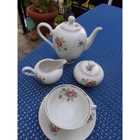 Kaffeekern Mit Kleiner Kanne. Dazu Eine Normal Große Tasse Samt Untere. Mayer-Miesau. Bavaria von VerasPorzellanladen