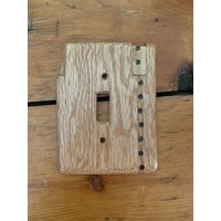Vermont Oak Rocker Switch Cover Umfunktioniert Die Dosensitzfläche Eines Defekten Lincoln Rockers Handmade Plate Perfekt Für Inneneinrichtung Dyi Vermont Oak Rocker Switch Cover Umfunktioniert Die Dosensitzfläche Eines Defekten Lincoln Rockers Handmade Plate Perfekt Für Inneneinrichtung Dyi von VerdeMountainLLC