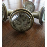Damastknopf Mit Glas Gesicht/Blau Und Braun Kommode Pull Schrank Schreibtisch Schubladenknopf Vintage Inspiriert Möbel Hardware Aktualisierung Damastknopf Mit Glas Gesicht/Blau Und Braun Kommode Pull Schrank Schreibtisch Schubladenknopf Vintage Inspiriert Möbel Hardware Aktualisierung von VeritasInspired