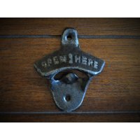 Öl Eingeriebener Bronze Flaschenöffner/Gusseisen Vintage Inspirationen Geschenk Für Ihn Vatertag Farbe Auswählen Bieröffner Wand Montiert Öl Eingeriebener Bronze Flaschenöffner/Gusseisen Vintage Inspirationen Geschenk Für Ihn Vatertag Farbe Auswählen Bieröffner Wand Montiert von VeritasInspired