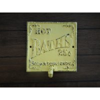 Shabby Chic Badhaken/Gusseisen Schild Handtuchhaken Warmes Gelb Oder Farbe Wählen Metall Wandhaken Badezimmerhaken Vorrichtung Shabby Chic Badhaken/Gusseisen Schild Handtuchhaken Warmes Gelb Oder Farbe Wählen Metall Wandhaken Badezimmerhaken Vorrichtung von VeritasInspired