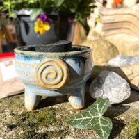 Räucherschale Keramik Getöpfert Blau Mehrmeer Mit Spirale 3 Füßen Ca. 9 cm Handgemacht Zum Räuchern Räucherkohle von VersandderkleinenHex