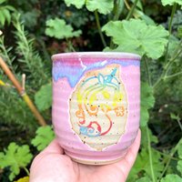Tasse Mit Einhorn Getöpfert Rosa Ca. 350 Ml Regenbogen Keramik Handgemacht Von Töpfermeisterin, Ökostrom Produziert Tasse Mit Einhorn Getöpfert Rosa Ca. 350 Ml Regenbogen Keramik Handgemacht Von Töpfermeisterin, Ökostrom Produziert von VersandderkleinenHex