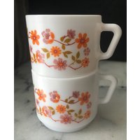 Arcopal Scania Blumen Stapelbare Kaffee - Oder Teebecher von VeryVendibleVintage