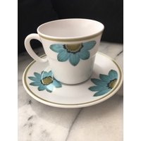 Noritake Entwicklung Bis-Sa-Daisy Blue Floral Teetasse Set Muster Und Zusätzliche Untertassen von VeryVendibleVintage