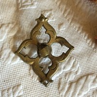 Antiker Messing Kommode Knauf Backplate. Ausgefallene Diamantform Mit Durchbrochen. Fehlt Der Knauf. Verwendung Im Bastelprojekt Oder Zum Herstellen von VeryVictorianStudio