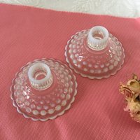 Jahrgang Hobnail Candlewick Stil Kerzenständer. Paar Schöne Kerzenhalter Klar Und Weißem Glas von VeryVictorianStudio