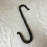 Schmiedeeisen Twisted S Haken. Quadratisch Geschmiedeter S-Haken Mit Geschweiften Queue Enden. Rustikaler Und Primitiver Zum Dekorieren Des Displays von VeryVictorianStudio