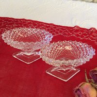 Vintage Glas Sockel Salzstreuer. Quadrat - Und Diamantdesigns in Glas. Zick Zack Oberkante. Niedliche Schmuckschale von VeryVictorianStudio