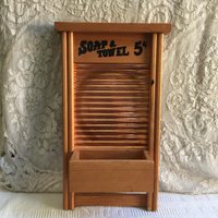 Vintage Kupfer Waschbrett Wandbehang Mit Eingebauter Box Für Sammlerstücke. Brett Sagt Seife & Handtuch 5 Cent. Verwenden Sie Waschküche Wandbehang von VeryVictorianStudio