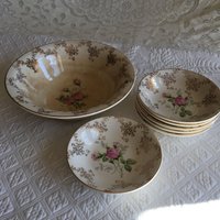 Vintage Obstschale Mit 6 Personen. Pink Rose Und 22 Kt. Gold Royal China Schalen Servierset. Die Blütenförmigen Bordüren Sind in Guter Form von VeryVictorianStudio