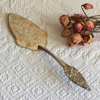 Vintage Silber Teller Kuchen Dessertheber. Schwerer Weihnachtsgruß-Servier. Baum Mit Schleife Am Ende. Geätzte Stechpalme Und Schleife von VeryVictorianStudio