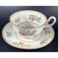 Royal Chelsea Tasse Floral Medley Teetasse & Untertasse Vintage Multi Color von VeryVintageShopLife