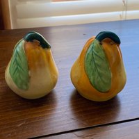 Vintage Keramik Pears Salz Und Pfefferstreuer Set Japan von VeryvintageByKatelyn