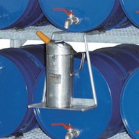 Kannenhalter für CEMO Fassregale und Stapelgestelle mit GFK-Auffangwannen, BxT 230 x 100 mm, verzinkt Kannenhalter für CEMO Fassregale und Stapelgestelle mit GFK-Auffangwannen, BxT 230 x 100 mm, verzinkt von CEMO