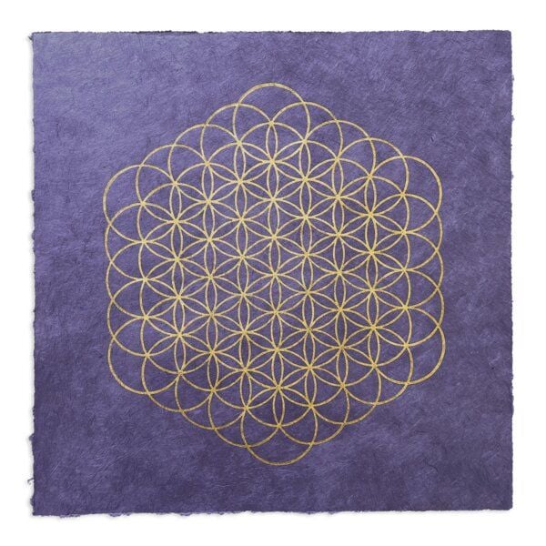 Veskor Cassiopeia BLUME DES LEBENS Heilige Geometrie Linoldruck | 35 × 35 cm | Gold auf Lila von Veskor Cassiopeia