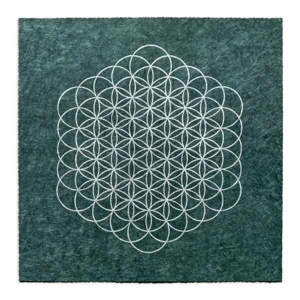Veskor Cassiopeia BLUME DES LEBENS Heilige Geometrie Linoldruck | 35 × 35 cm | Silber auf Smaragdgrün Veskor Cassiopeia BLUME DES LEBENS Heilige Geometrie Linoldruck | 35 × 35 cm | Silber auf Smaragdgrün von Veskor Cassiopeia