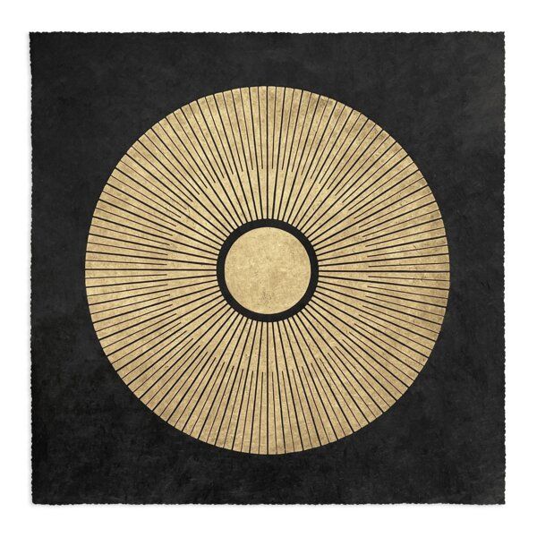 Veskor Cassiopeia CENTRAL SUN Sonnen Linoldruck | 40 × 40 cm | Gold auf Schwarz Veskor Cassiopeia CENTRAL SUN Sonnen Linoldruck | 40 × 40 cm | Gold auf Schwarz von Veskor Cassiopeia