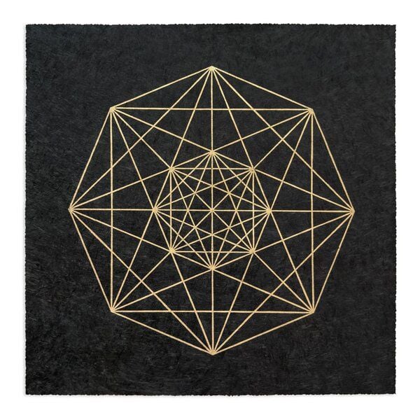 Veskor Cassiopeia DEMIPENTERAKT Heilige Geometrie Linoldruck | 40 × 40 cm | Gold auf Schwarz Veskor Cassiopeia DEMIPENTERAKT Heilige Geometrie Linoldruck | 40 × 40 cm | Gold auf Schwarz von Veskor Cassiopeia