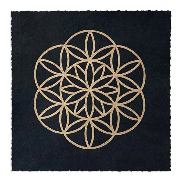 Veskor Cassiopeia FLOWER PETALS OF LIFE Heilige Geometrie Linoldruck | 16 × 16 cm | Gold auf Schwarz Veskor Cassiopeia FLOWER PETALS OF LIFE Heilige Geometrie Linoldruck | 16 × 16 cm | Gold auf Schwarz von Veskor Cassiopeia