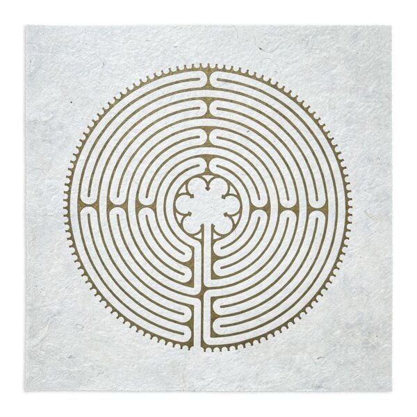 Veskor Cassiopeia LABYRINTH VON CHARTRES der Kathedrale Notre-Dame Linoldruck | 40 × 40 cm | Gold auf Naturweiß von Veskor Cassiopeia