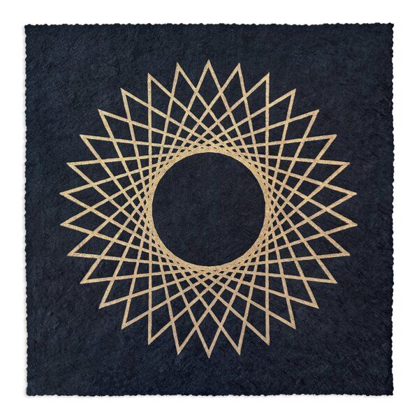 Veskor Cassiopeia STERN POLYGON (30/11) Heilige Geometrie Linoldruck | 22 × 22 cm | Gold auf Schwarz von Veskor Cassiopeia