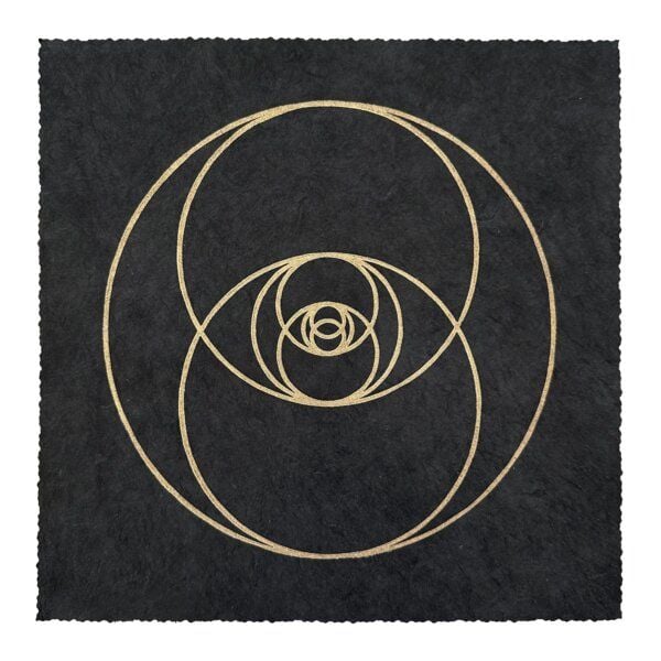 Veskor Cassiopeia VESICA PISCIS Heilige Geometrie Linoldruck | 22 × 22 cm | Gold auf Schwarz von Veskor Cassiopeia