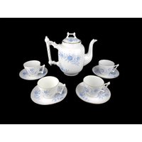 Vintage Porzellan Tee Cooffee Set, Kaffee Servier Set 4 Tassen Und Teekanne von ViaCodice
