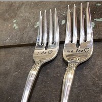 Handgestempelte Vintage Hochzeitsgabeln Benutzerdefiniertes Versilbertes Jubiläumsset von ViaFrancesca