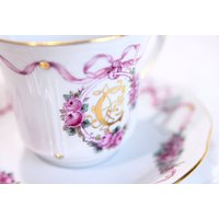 Rosengirlande-Teetassenset Mit Goldenem Personalisiertem Anfangsbuchstaben - Lassen Sie Mich Ihre Initiale Wissen von VictoriaSnowCrown