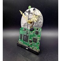 Tischuhr Aus Recycelten Computerteilen Geek Tech Office Decor von VictoryDesignStore