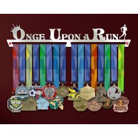 Einmal Auf Einem Lauf Medaille Aufhänger Display Rack, Motivierende Rack Für Männlich von VictoryHangers
