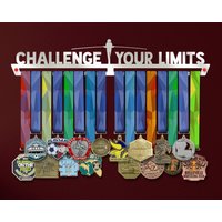 Fordern Sie Ihre Grenzen Motivierende Medaille Aufhänger, Inspirierende Wohnkultur Display Rack Von Victoryhangers Fordern Sie Ihre Grenzen Motivierende Medaille Aufhänger, Inspirierende Wohnkultur Display Rack Von Victoryhangers von VictoryHangers