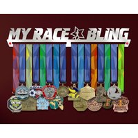 Mein Rennen Bling Medaille Aufhänger Display Male, Halter Wandhalterung - Beste Sportgeschenk Für Sportler, Rennfahrer Und Sportler von VictoryHangers