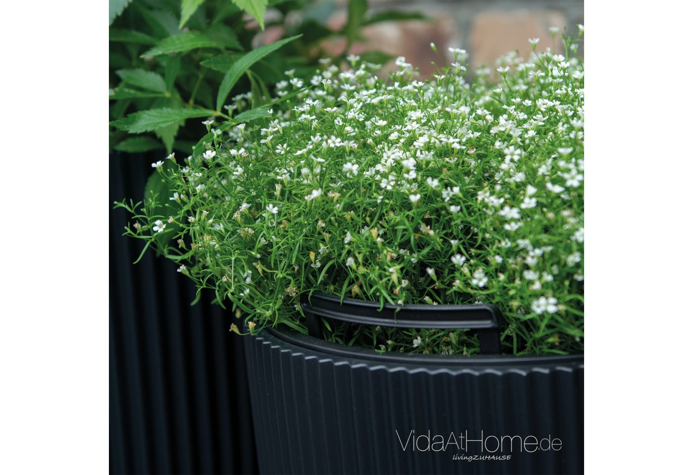 VidaAtHome.de Blumentopf Design-Pflanzgefäße-Set VYLU (2er Set) mit Bewässerungseinsatz (Spar-Set, Pflanzgefäß VYLU 30, 40 + Bewässerung 212, 277), Stilvolles Design mit Rillenstruktur von VidaAtHome.de