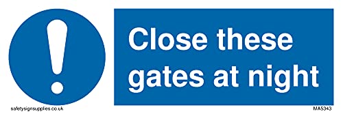 Schild "Close these gates at night", 150 x 50 mm, L15 von Viking Signs