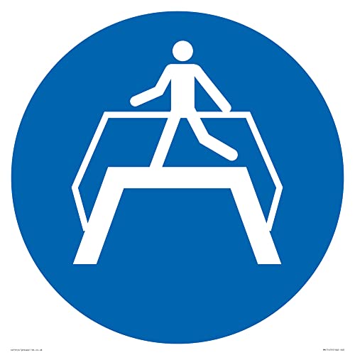 Warnschild "Verwenden Sie Fußbrücke", 400 x 400 mm, S40 Warnschild "Verwenden Sie Fußbrücke", 400 x 400 mm, S40 von Viking Signs