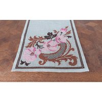 Handgemachte Stickerei Tischläufer, Rustikale Tischspitze, Leinen Tischläufer, Kreuzstich Tischdecke Bestickt, Vintage Tischdeko von VilRaVintage