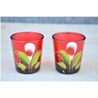 Rotes Vintage Vodka Glas. Florales Schnapsglas. Bemaltes Retro Trinkglas. Verziertes Stabglas von VilRaVintage