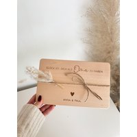 Personalisiertes Frühstücksbrett Geschenk Weihnachten | Oma Opa Mama Papa Gravur Glück Ist Geburtstag Vesperbrett Holzbrettchen von ViliveDE