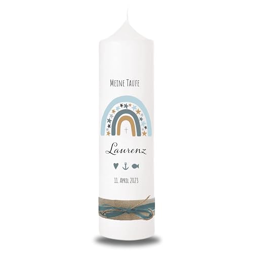 VILLA ROSA LOTTA - Personalisierbare Taufkerze Kommunionkerze "Laurenz" mit Wunschdaten und Rückseite I Regenbogen blau I 25 cm x 7 cm I Taufkerzen für Jungen und Mädchen I Farbe elfenbein weiß VILLA ROSA LOTTA - Personalisierbare Taufkerze Kommunionkerze "Laurenz" mit Wunschdaten und Rückseite I Regenbogen blau I 25 cm x 7 cm I Taufkerzen für Jungen und Mädchen I Farbe elfenbein weiß von Villa Rosa Lotta