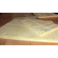 Vintage Bettwäsche, Gelb Weiss, 2 Kissenbezüge, Deckenbezüge, Bettbezug 137x200, Kissenhüllen 76x76, Geschenk Zum Einzug Aussteuer von VillaMiriFiori