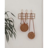 Nusa Moderne Rattan Wandhaken | Mantel Schal Hut Handtuch Taschen Kleidung Organizer Minimal Boho Eingang Kinderzimmer Schlafzimmer Küche Badezimmer von VillageThrive