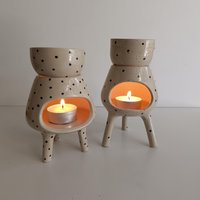 Handgemacht Polka Dot Steinzeug Ölbrenner Beige Keramik Teelichthalter Handgemacht Polka Dot Steinzeug Ölbrenner Beige Keramik Teelichthalter von VillageTreeCeramics