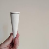 Handgemachte Keramikpflanze Olla Weiß, Organic Style, Wasserspitze von VillageTreeCeramics