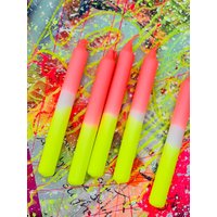 Paket Handgetunkte Bunte Neon Dip Dye Kerzen Stabkerzen Farbverläufe, Gelb Orange Geschenkidee Candels von Villakunterbunt12